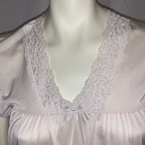 VGT pink nylon and lace sheer nightgown. Size medium - Picture 4 of 11